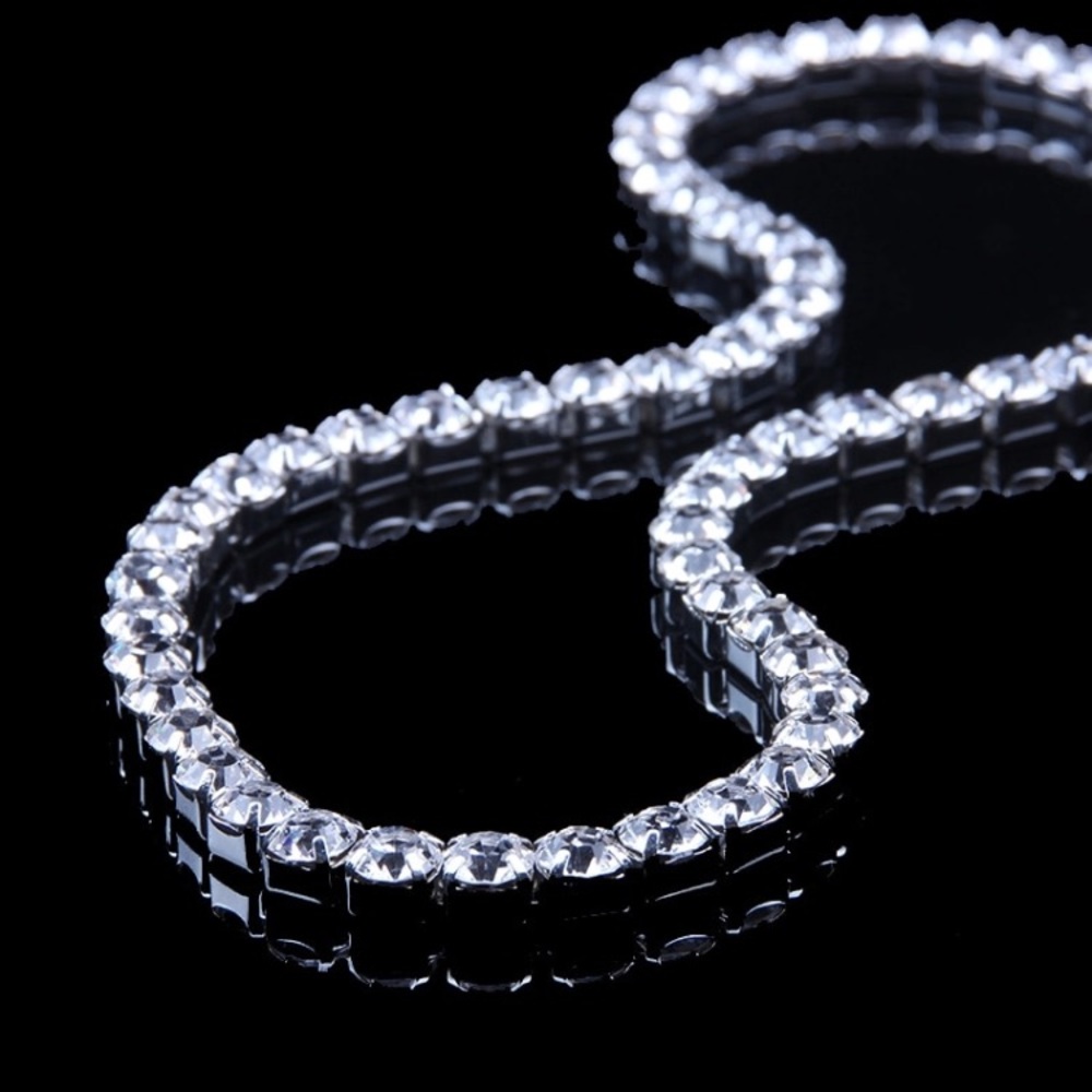 New! Elegant Rhinestone Necklace - Picture 2 of 7